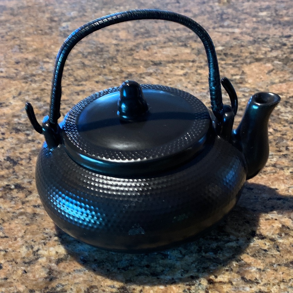 Black Teapot